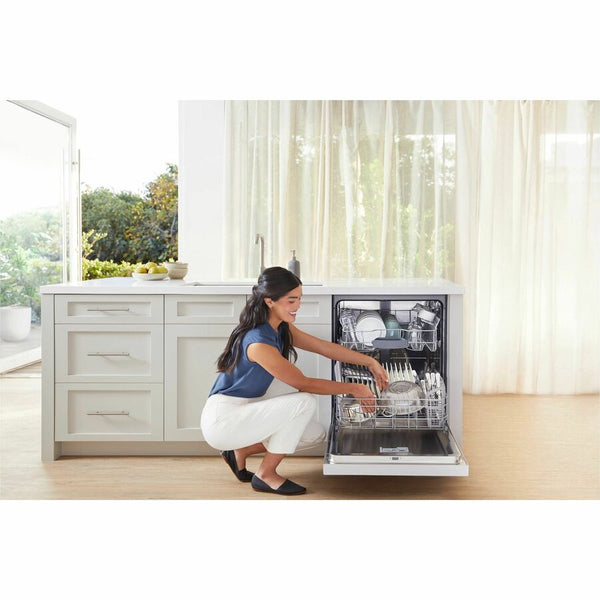 Bosch 24 Recessed Handle Dishwasher - SHE4AEM5N